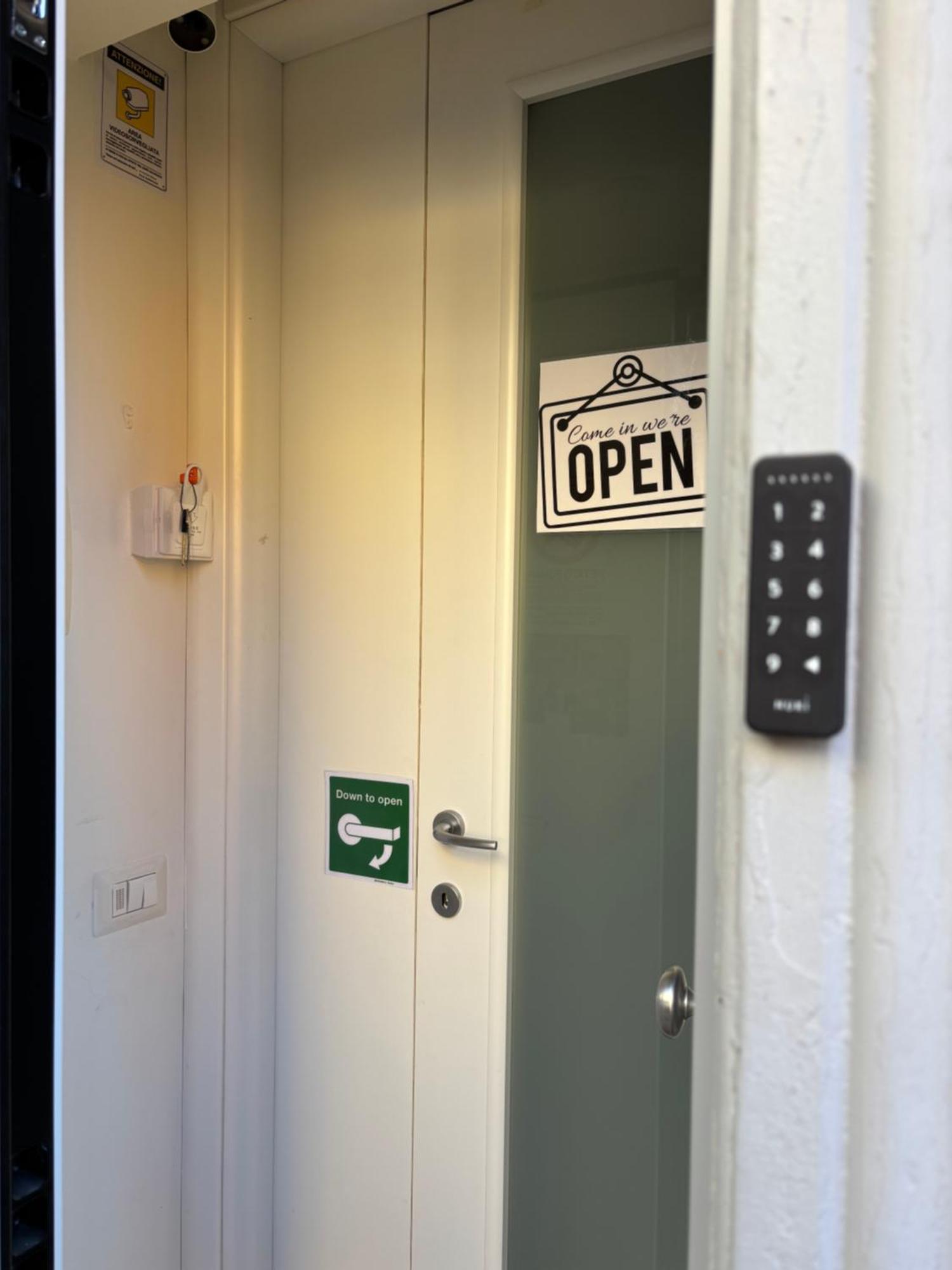 La Vecchia Milano-Les Nubles Vannucci - Il Ballatoio E Il Cortile Exterior foto
